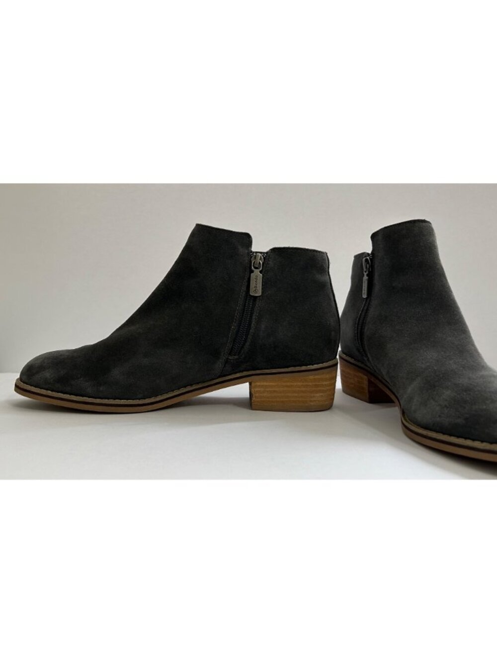 Blondo Women's Waterproof Suede Ankle Boots Side Zippers Gray Low Block Heel 11M - Picture 5 of 11